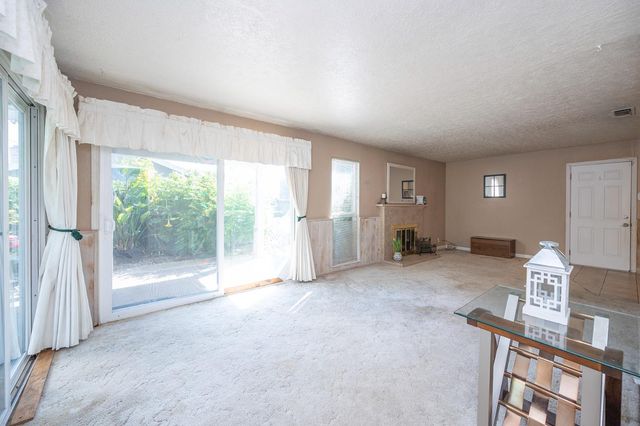 8445 Juglans Dr, Orangevale, CA 95662