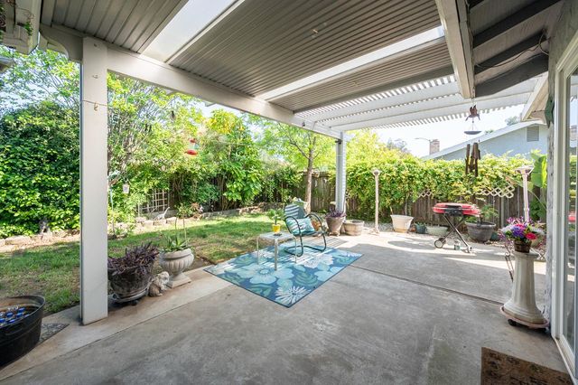 8445 Juglans Dr, Orangevale, CA 95662