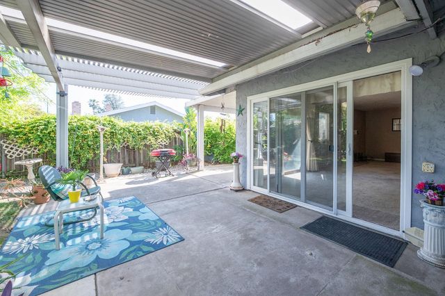 8445 Juglans Dr, Orangevale, CA 95662