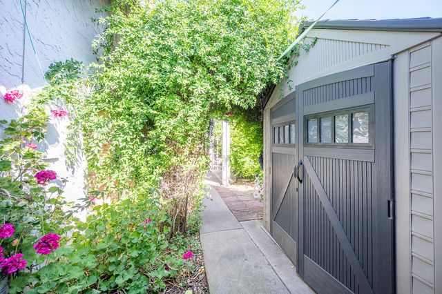 8445 Juglans Dr, Orangevale, CA 95662