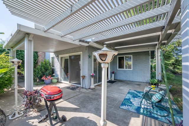 8445 Juglans Dr, Orangevale, CA 95662