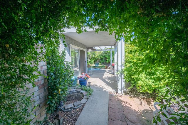 8445 Juglans Dr, Orangevale, CA 95662