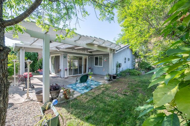 8445 Juglans Dr, Orangevale, CA 95662