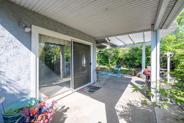 8445 Juglans Dr, Orangevale, CA 95662