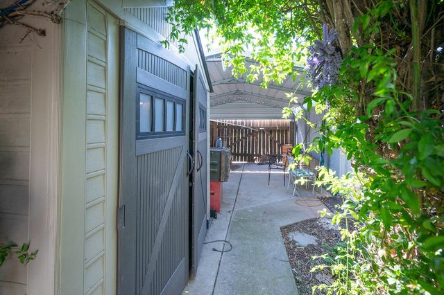 8445 Juglans Dr, Orangevale, CA 95662