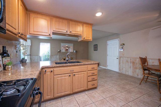 8445 Juglans Dr, Orangevale, CA 95662