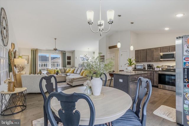 174 BRANT LN, Martinsburg, WV 25403