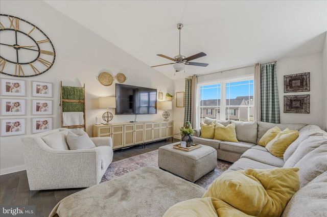 174 BRANT LN, Martinsburg, WV 25403