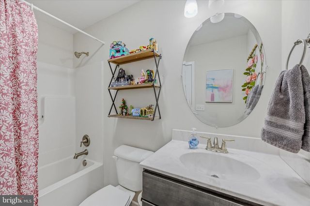 174 BRANT LN, Martinsburg, WV 25403