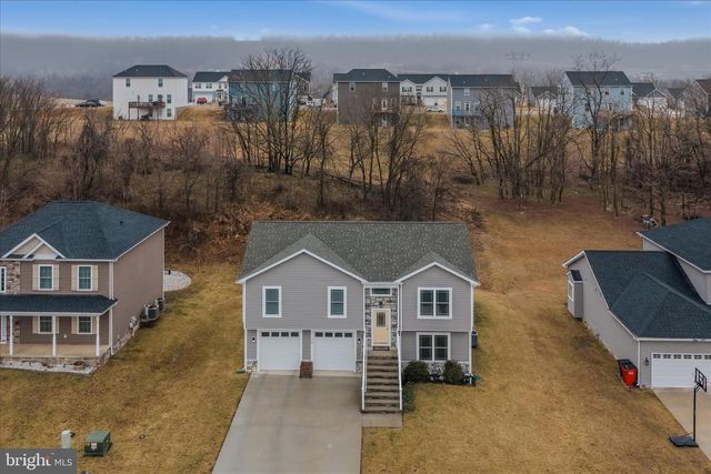 174 BRANT LN, Martinsburg, WV 25403