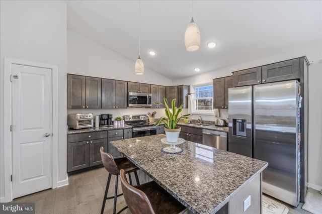 174 BRANT LN, Martinsburg, WV 25403