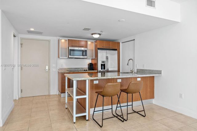 185 SW 7th St 1710, Miami, FL 33130