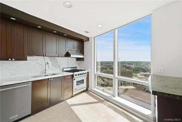 1 Renaissance Square 21E, White Plains, NY 10601