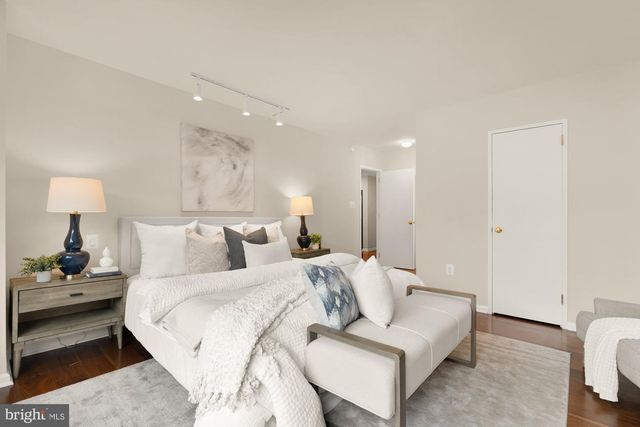 2555 PENNSYLVANIA AVE NW #617 & 618, Washington, DC 20037