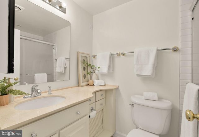 2555 PENNSYLVANIA AVE NW #617 & 618, Washington, DC 20037