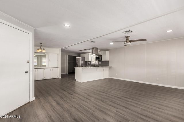 2650 W UNION HILLS Drive 16, Phoenix, AZ 85027