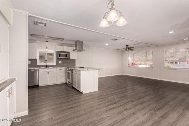 2650 W UNION HILLS Drive 16, Phoenix, AZ 85027