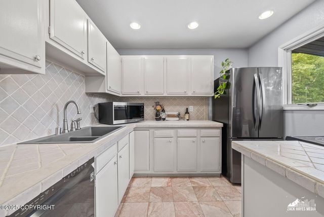 2062 Stonegate Circle, Anchorage, AK 99515