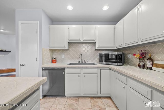 2062 Stonegate Circle, Anchorage, AK 99515