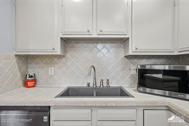 2062 Stonegate Circle, Anchorage, AK 99515