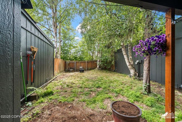 2062 Stonegate Circle, Anchorage, AK 99515