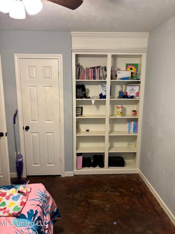 236 Par Cove, Byram, MS 39272