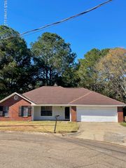 236 Par Cove, Byram, MS 39272