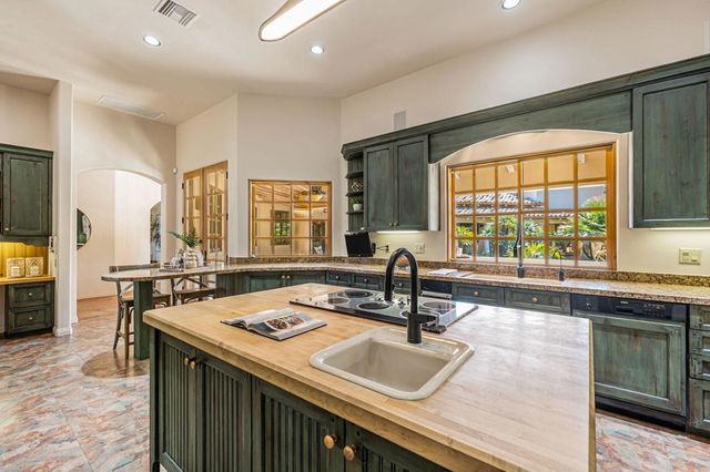 72825 Carriage Trail, Palm Desert, CA 92260