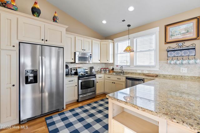 232 Grandview Drive, Sneads Ferry, NC 28460