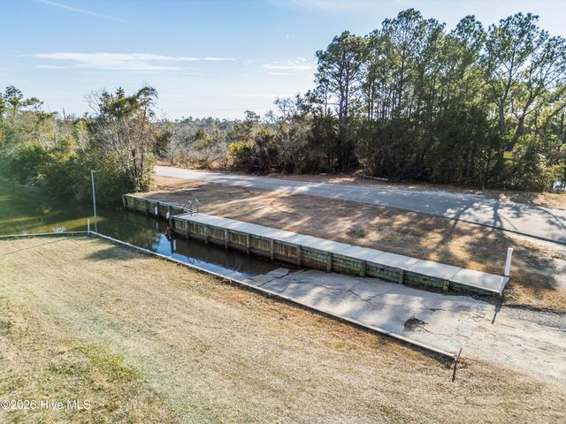 232 Grandview Drive, Sneads Ferry, NC 28460