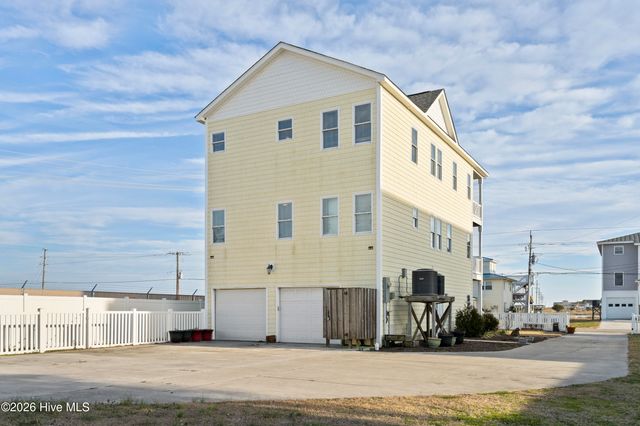 232 Grandview Drive, Sneads Ferry, NC 28460