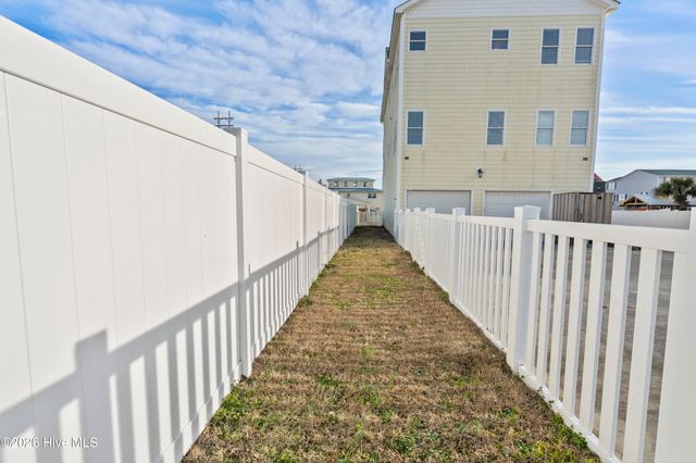 232 Grandview Drive, Sneads Ferry, NC 28460