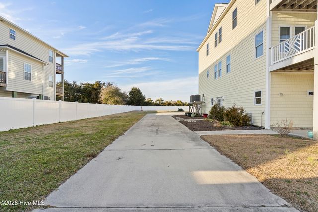 232 Grandview Drive, Sneads Ferry, NC 28460