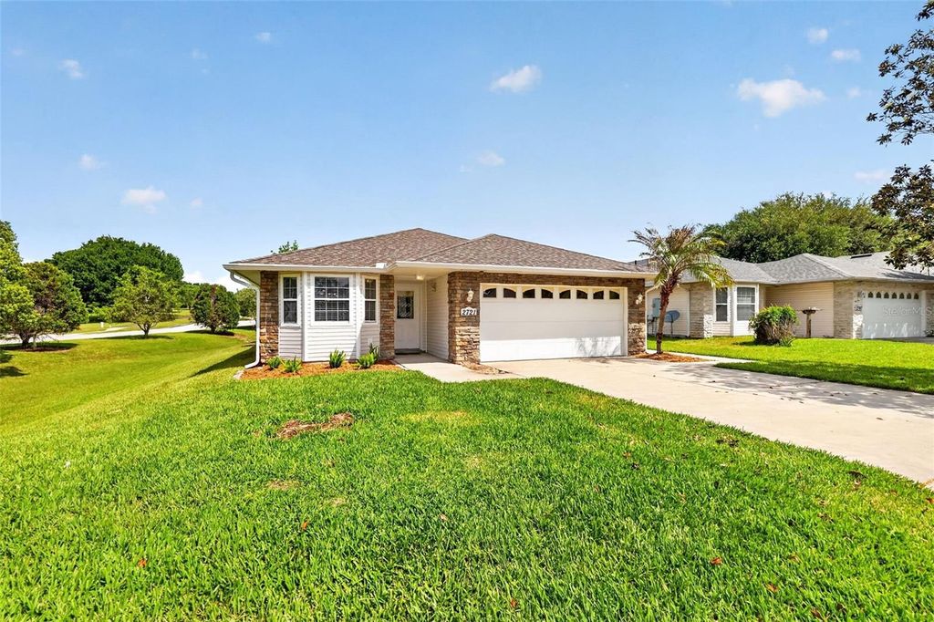Image 12 of property listing at 2721 BAY LAGOON WAY, Tavares, FL 32778