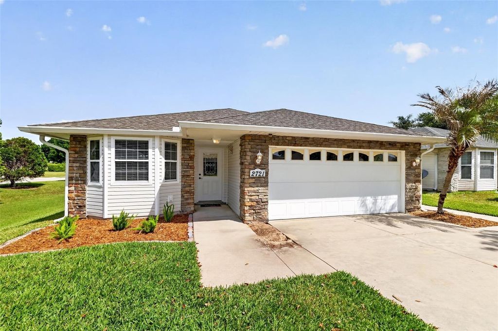 Image 14 of property listing at 2721 BAY LAGOON WAY, Tavares, FL 32778