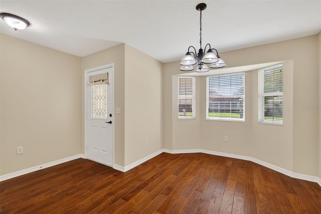 Image 20 of property listing at 2721 BAY LAGOON WAY, Tavares, FL 32778