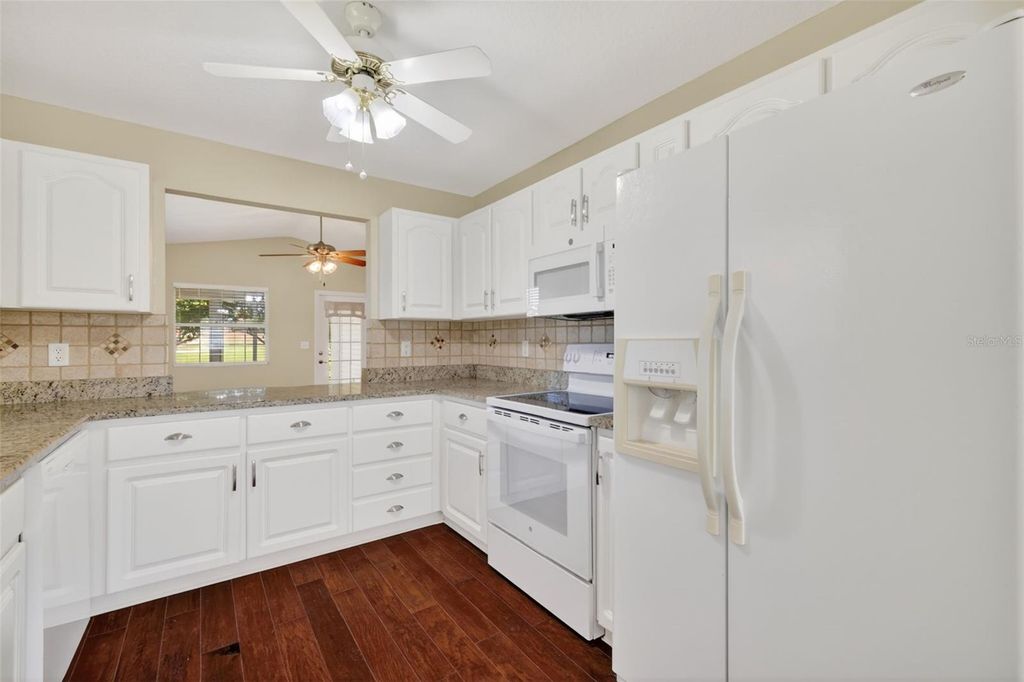 Image 22 of property listing at 2721 BAY LAGOON WAY, Tavares, FL 32778