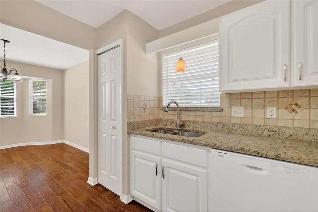 Image 26 of property listing at 2721 BAY LAGOON WAY, Tavares, FL 32778