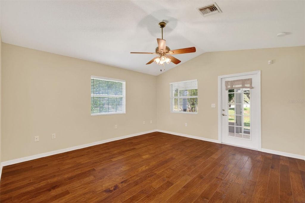 Image 29 of property listing at 2721 BAY LAGOON WAY, Tavares, FL 32778