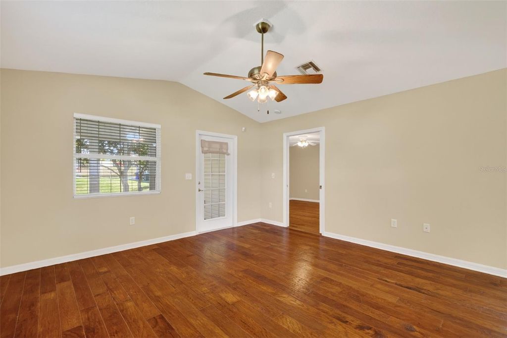 Image 30 of property listing at 2721 BAY LAGOON WAY, Tavares, FL 32778
