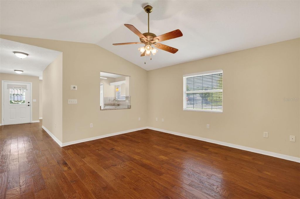 Image 32 of property listing at 2721 BAY LAGOON WAY, Tavares, FL 32778