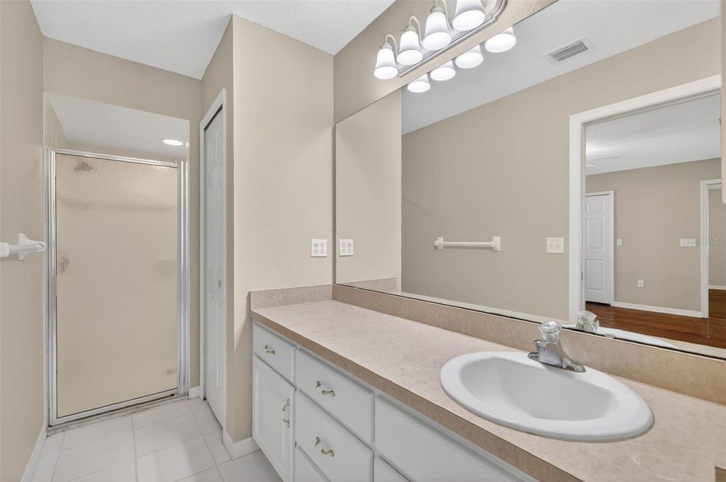 Image 38 of property listing at 2721 BAY LAGOON WAY, Tavares, FL 32778