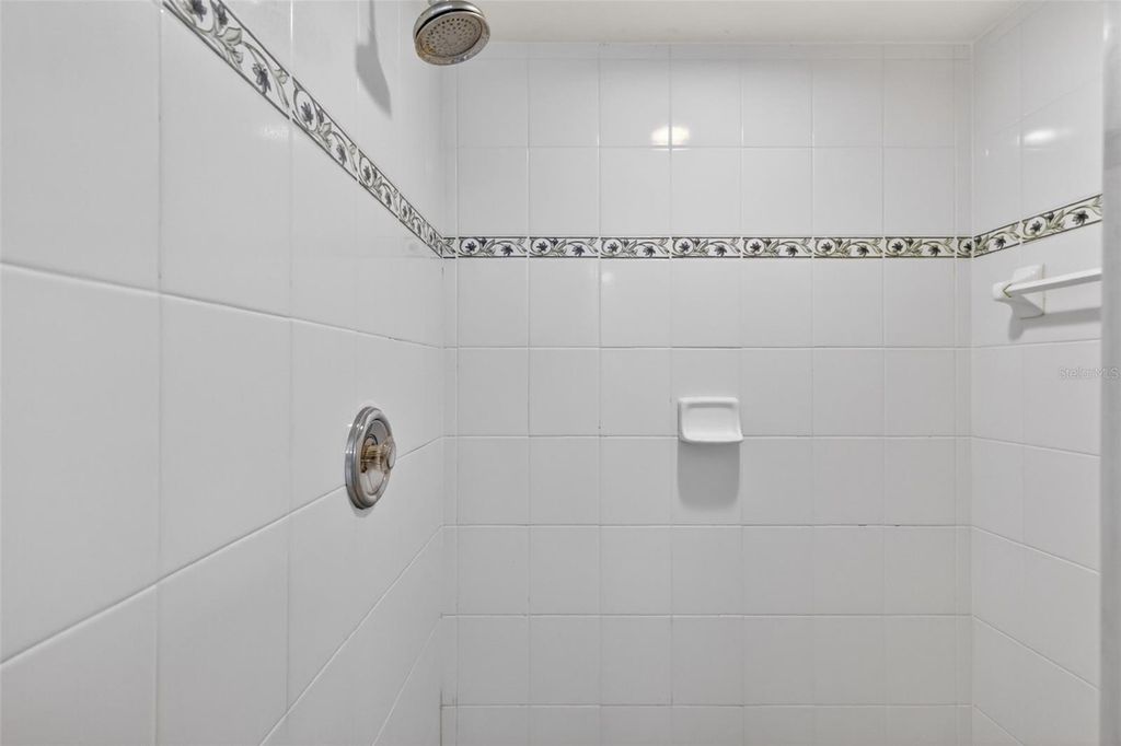 Image 39 of property listing at 2721 BAY LAGOON WAY, Tavares, FL 32778