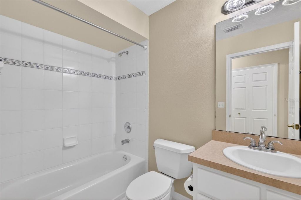 Image 41 of property listing at 2721 BAY LAGOON WAY, Tavares, FL 32778