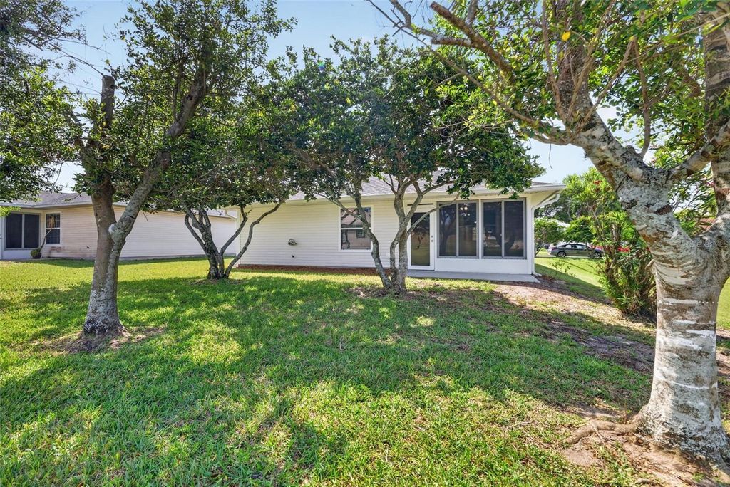 Image 51 of property listing at 2721 BAY LAGOON WAY, Tavares, FL 32778