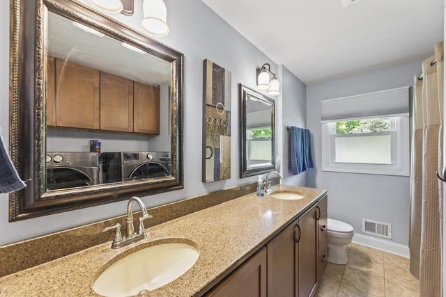 1310 Sunnycrest DRIVE, Waukesha, WI 53186