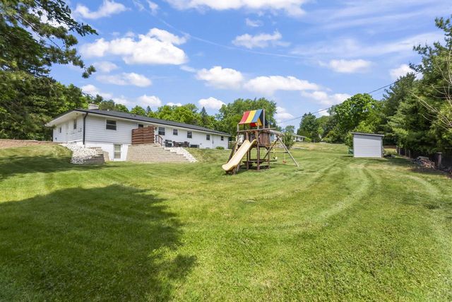 1310 Sunnycrest DRIVE, Waukesha, WI 53186