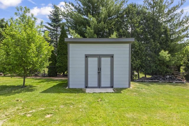 1310 Sunnycrest DRIVE, Waukesha, WI 53186