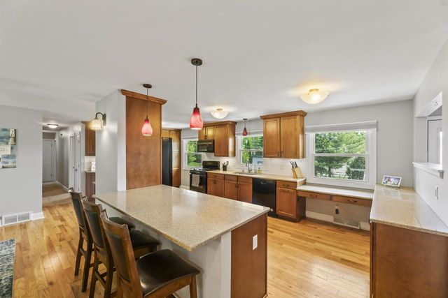 1310 Sunnycrest DRIVE, Waukesha, WI 53186