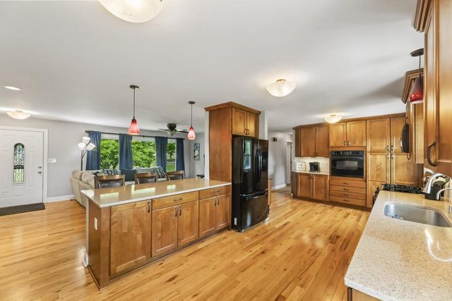 1310 Sunnycrest DRIVE, Waukesha, WI 53186